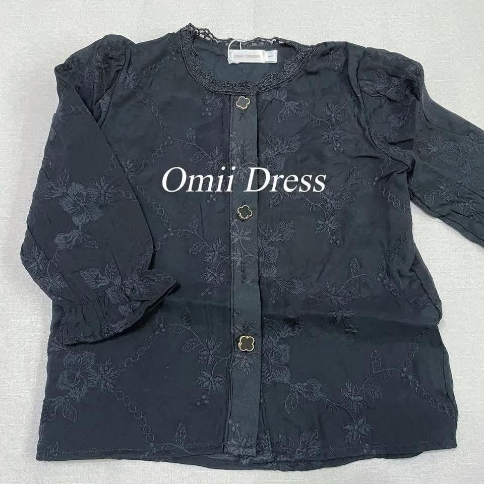 米蘭達 Omii 花釦黑長 2T
